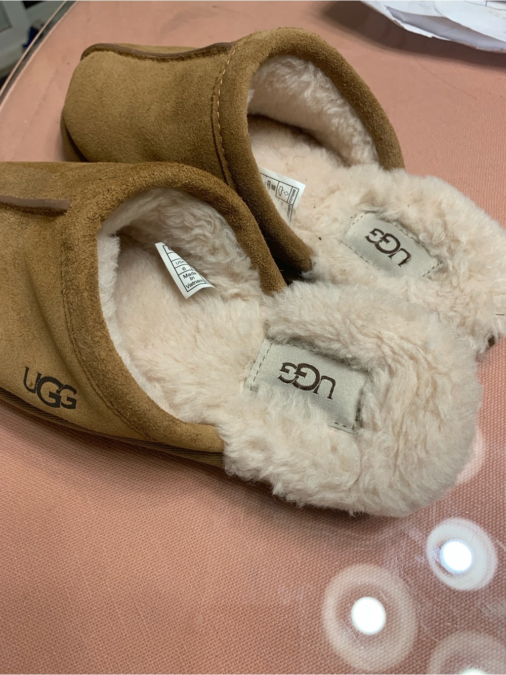 UGG size 6 Chestnut Suede Slip-On Slippers with Plush Cream Lining - Picture 2 of 2